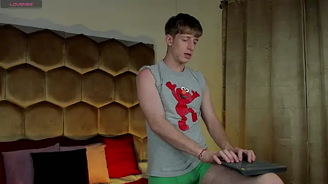 Snapshot of Ostin_Saints chatting on 12-02-25, 02:01 Ostin Saints online show from 12-02-25, 02:01