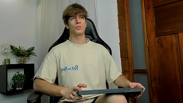 Ostin Saints online show from 07-08-26, 04:28