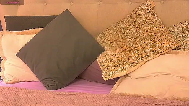 SeniGrandee online show from 05-13-26, 08:27