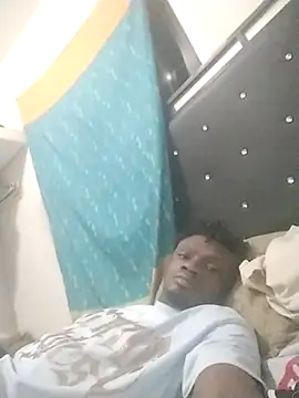 Snapshot of laperson chatting on 01-07-26, 12:24 laperson online show from 01-07-26, 12:24