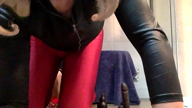 Snapshot of AsiaSlavePantyhosed chatting on 12-04-25, 01:31 AsiaSlavePantyhosed online show from 12-04-25, 01:31