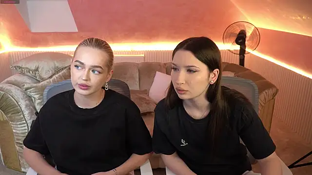 Snapshot of Liza_Mur chatting on 11-26-25, 03:13 Liza Mur online show from 11-26-25, 03:13