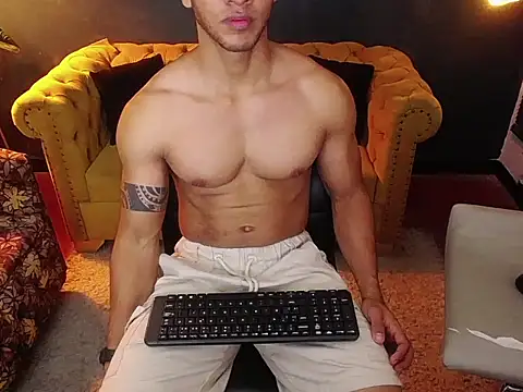 Snapshot of tayler_luke chatting on 12-04-25, 01:15 tayler luke online show from 12-04-25, 01:15