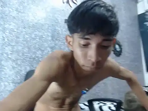 Snapshot of cruzitojpx18 chatting on 11-26-25, 05:52 cruzitojpx18 online show from 11-26-25, 05:52