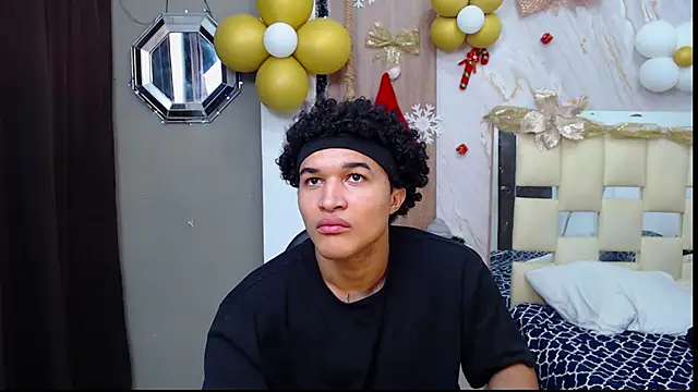 Snapshot of sweett_love_ chatting on 11-20-25, 05:40 sweett love online show from 11-20-25, 05:40