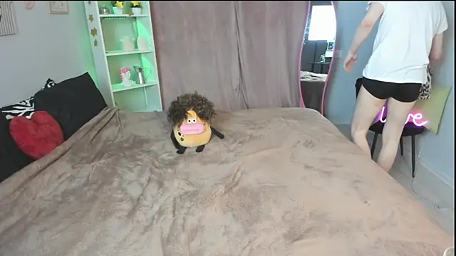 kevinhunter  online show from 11-25-25, 03:23