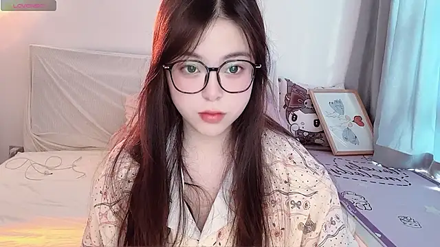 Snapshot of -Angela chatting on 12-16-25, 07:35 -Angela online show from 12-16-25, 07:35