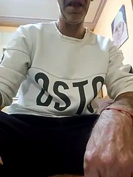 Snapshot of CDY74 chatting on 11-26-25, 11:06 CDY74 online show from 11-26-25, 11:06