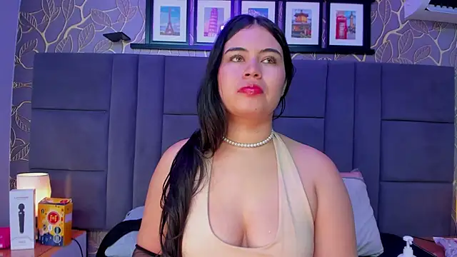 Snapshot of monserrat_cutte chatting on 12-14-25, 04:12 monserrat cutte online show from 12-14-25, 04:12