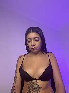 Snapshot of luna_ef_ chatting on 11-29-25, 06:11 luna ef online show from 11-29-25, 06:11