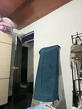 Snapshot of Annaa_Hott chatting on 12-01-25, 07:13 Annaa Hott online show from 12-01-25, 07:13