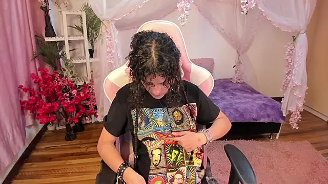 Snapshot of gummo_ chatting on 12-05-25, 07:54 gummo online show from 12-05-25, 07:54