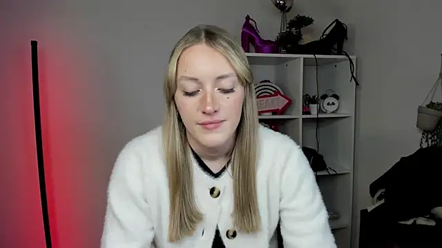 EvelynBlond online show from 03-26-26, 06:24