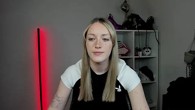 EvelynBlond online show from 04-07-26, 12:27