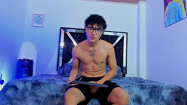 eliasferragamo online show from 11-27-25, 08:11