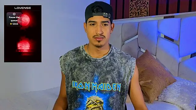 Snapshot of ken_blakerr chatting on 11-21-25, 06:06 ken blakerr online show from 11-21-25, 06:06