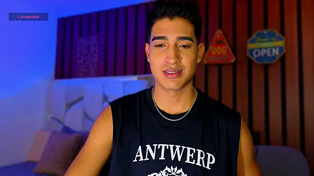 Snapshot of ken_blakerr chatting on 12-16-25, 04:12 ken blakerr online show from 12-16-25, 04:12