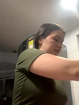 Snapshot of Little__Danni1 chatting on 12-16-25, 12:26 Little Danni1 online show from 12-16-25, 12:26