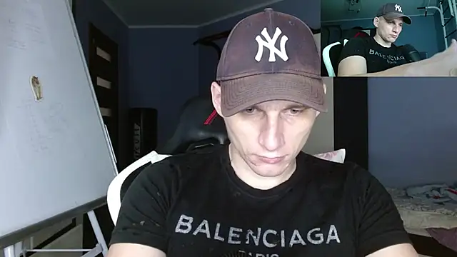 Snapshot of Poliglotjoe1 chatting on 11-25-25, 05:46 Poliglotjoe1 online show from 11-25-25, 05:46