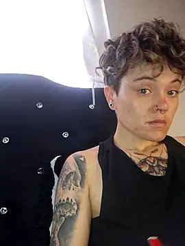 Snapshot of megan_NL chatting on 12-05-25, 05:31 megan NL online show from 12-05-25, 05:31