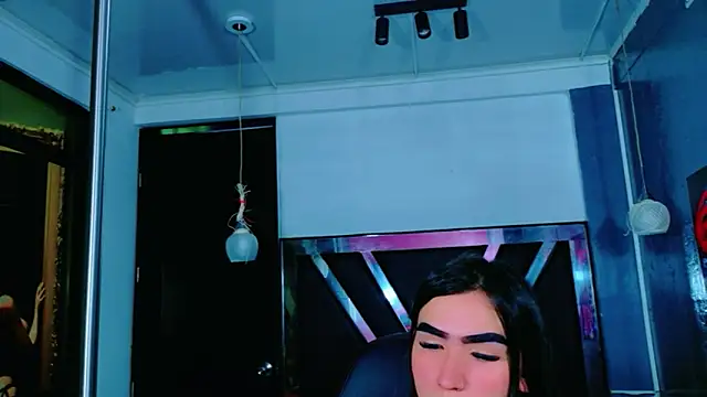 Snapshot of Evangeline_Star1 chatting on 12-13-25, 08:04 Evangeline Star1 online show from 12-13-25, 08:04