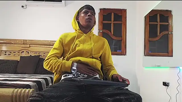 Snapshot of black_boy22_ chatting on 11-28-25, 06:49 black boy22 online show from 11-28-25, 06:49