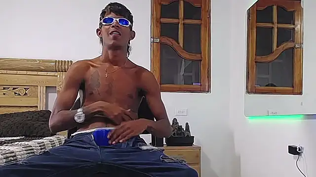 Snapshot of black_boy22_ chatting on 12-01-25, 02:49 black boy22 online show from 12-01-25, 02:49