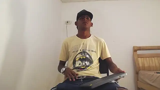 Snapshot of black_boy22_ chatting on 12-14-25, 02:28 black boy22 online show from 12-14-25, 02:28