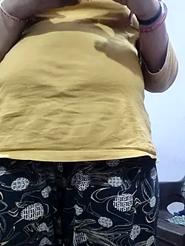 Snapshot of yamunna647 chatting on 11-22-25, 04:28 yamunna647 online show from 11-22-25, 04:28