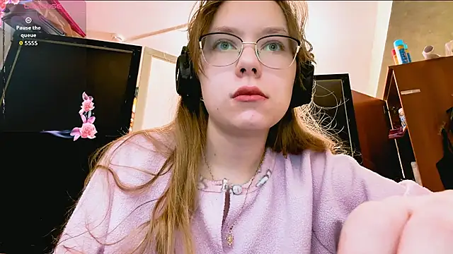 Snapshot of LouettaTornese chatting on 12-05-25, 08:12 LouettaTornese online show from 12-05-25, 08:12