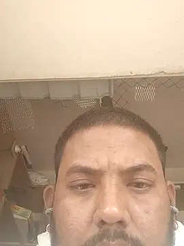 Snapshot of Roy___121 chatting on 11-23-25, 04:56 Roy 121 online show from 11-23-25, 04:56