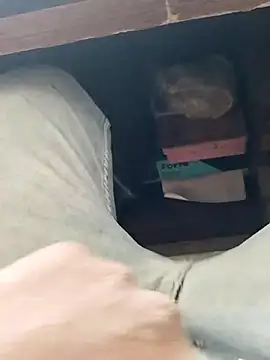 Snapshot of Roy___121 chatting on 11-30-25, 06:39 Roy 121 online show from 11-30-25, 06:39