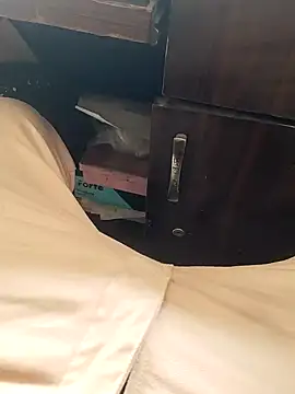 Snapshot of Roy___121 chatting on 12-01-25, 04:39 Roy 121 online show from 12-01-25, 04:39