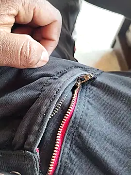 Snapshot of Roy___121 chatting on 02-21-26, 10:49 Roy 121 online show from 02-21-26, 10:49