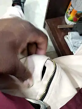 Snapshot of Roy___121 chatting on 02-26-26, 12:59 Roy 121 online show from 02-26-26, 12:59