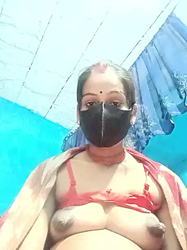 Snapshot of Nandani-758 chatting on 01-11-26, 11:10 Nandani-758 online show from 01-11-26, 11:10