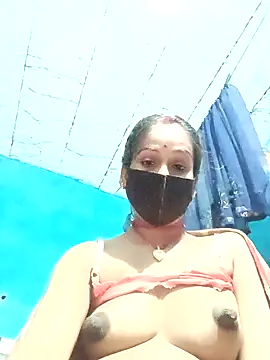 Snapshot of Nandani-758 chatting on 03-02-26, 12:46 Nandani-758 online show from 03-02-26, 12:46