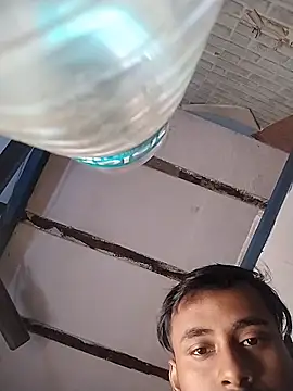 Snapshot of Poojadick chatting on 11-29-25, 05:21 Poojadick online show from 11-29-25, 05:21