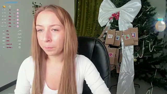 Snapshot of Emmy_Soul chatting on 12-16-25, 08:03 Emmy Soul online show from 12-16-25, 08:03