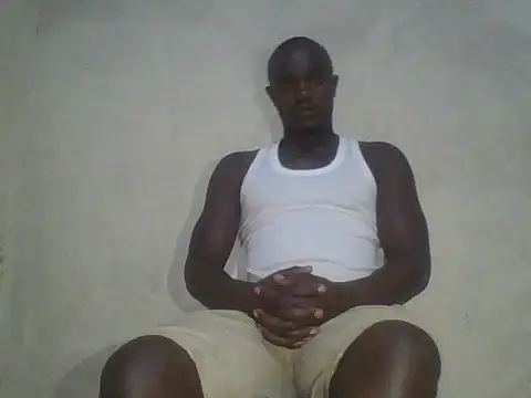 Snapshot of UsTwo_ chatting on 12-14-25, 05:40 UsTwo online show from 12-14-25, 05:40