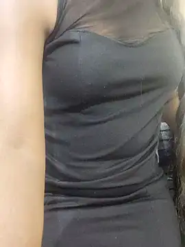 Snapshot of Simran_0011 chatting on 11-23-25, 03:12 Simran 0011 online show from 11-23-25, 03:12