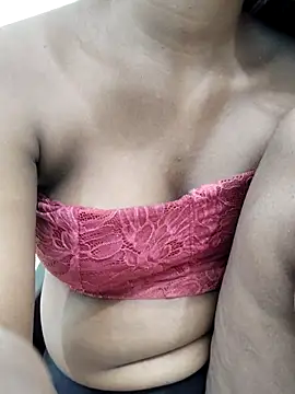 Snapshot of Simran_0011 chatting on 12-16-25, 02:38 Simran 0011 online show from 12-16-25, 02:38