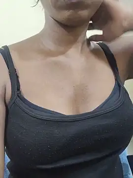 Snapshot of Simran_0011 chatting on 05-20-26, 04:35 Simran 0011 online show from 05-20-26, 04:35