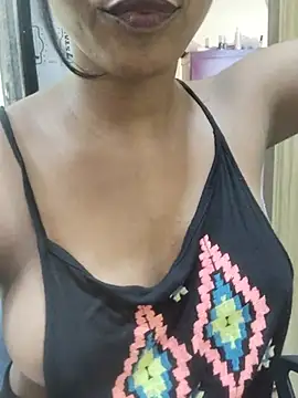Snapshot of Simran_0011 chatting on 05-26-26, 11:06 Simran 0011 online show from 05-26-26, 11:06