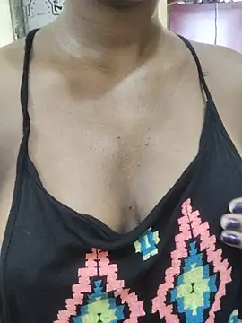 Snapshot of Simran_0011 chatting on 05-30-26, 06:10 Simran 0011 online show from 05-30-26, 06:10