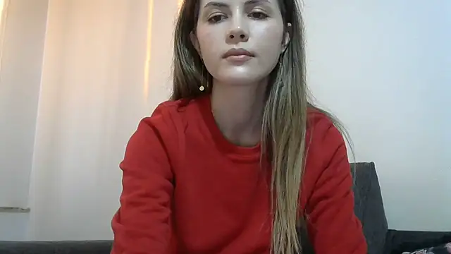 Snapshot of Erii18 chatting on 12-15-25, 02:32 Erii18 online show from 12-15-25, 02:32