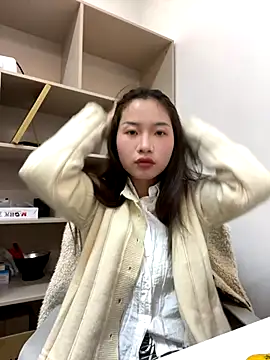 Snapshot of GYYoo chatting on 11-28-25, 10:07 GYYoo online show from 11-28-25, 10:07