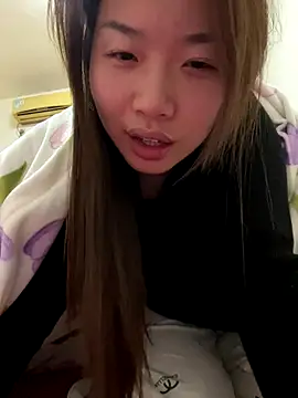 Snapshot of GYYoo chatting on 12-14-25, 02:11 GYYoo online show from 12-14-25, 02:11