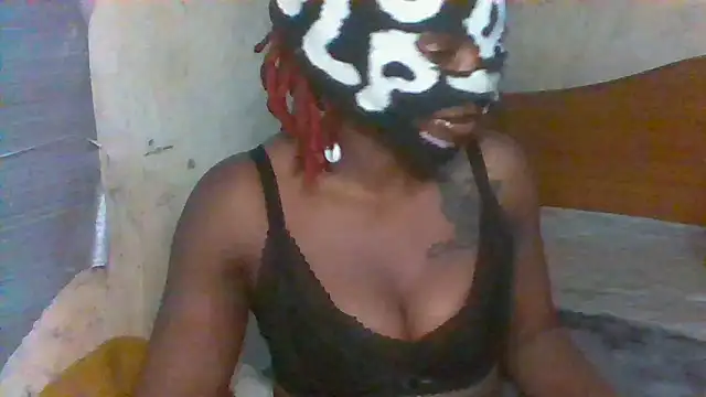 Snapshot of swissbooty chatting on 12-15-25, 01:15 swissbooty online show from 12-15-25, 01:15