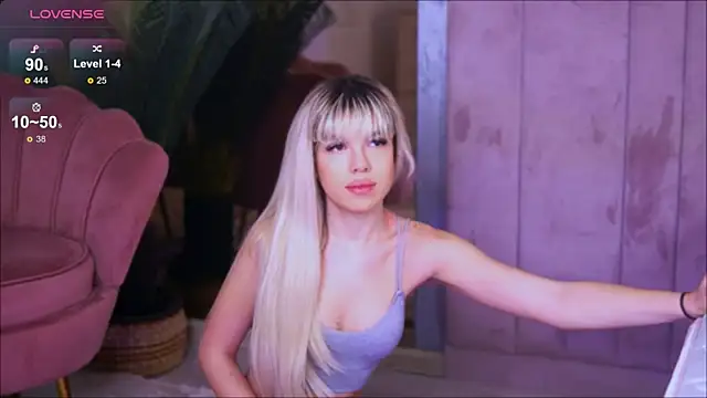 Snapshot of Emily_Voss chatting on 01-07-26, 04:37 Emily Voss online show from 01-07-26, 04:37